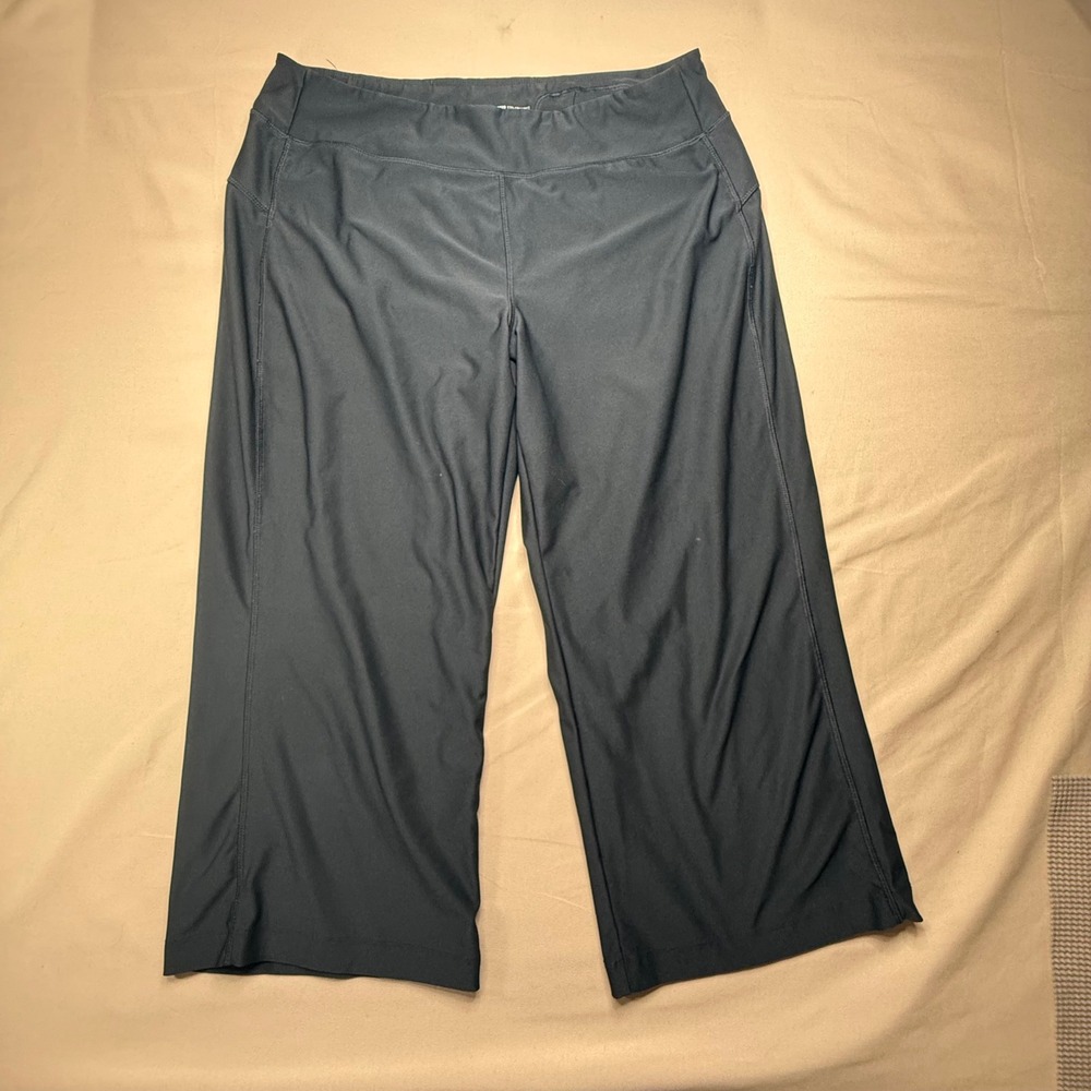 Energy Zone Performance Women XL Black Wide Leg Capri Athletic Pants RN50369